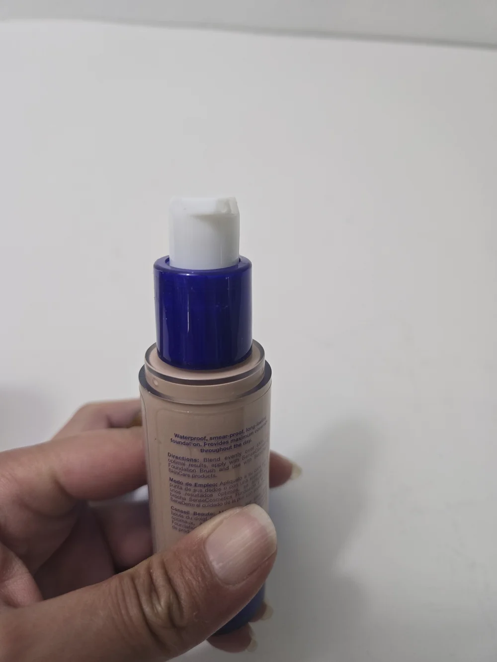 MakeSense Liquid Foundation in Beige - Almond